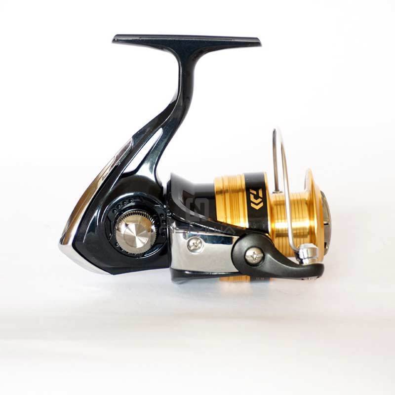 Daiwa Sweepfire Fishing Reel 1500-4000 Size With Metail Line Cup